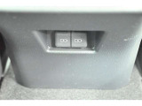 USB端子。後席の方もタブレットや携帯の充電をしながら快適に過ごししていただけます。
