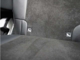 ◆ISOFIX◆シートベルトいらずでチャイルドシートと固定金具を連結するだけでガッチリ固定できます。