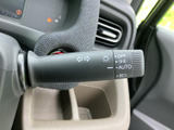 操作系の使いやすさを追求した設計。シンプルな操作で、安全運転をサポートします。必要な機能をスムーズに切り替えられ、運転中の負担を軽減してくれるでしょう。