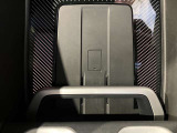 ワイヤレスチャージング Qiに準拠した携帯電話をワイヤレス充電が可能です。iphone等対応。機種により充電できない可能性がございます。