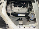 エンジンルームもクリーニング済みできれいですよ。日産の整備士がしっかりと丁寧に点検していますので安心してお乗りいただけます