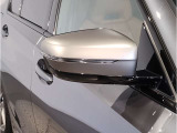 【BMWミラー】視認性の高いスタイリッシュなミラー。自動防眩機能も付いており夜間のドライビングをサポートします。