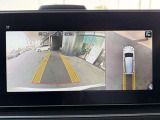360&deg;カメラを装備。大柄なボディでも周囲を確認しやすく、駐車時の安心感を高めます。
