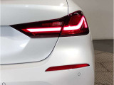 BMWのオートライトは積極的にライトをつけることにより、自車の存在を周囲に向けアピールいたします。それは安全性への配慮でもあります。