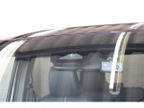 レーザーレーダーと前方カメラの2つのセンサーで各運転支援装置の作動に必要情報を認識しています。