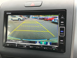 バックカメラ♪運転席から死角となりやすい部分も見えやすく車庫入れの苦手な方にも安心して駐車できます☆