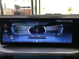 シフトレバー周辺に搭載されたiDrive(ナビのコントローラー)はドライバーの運転姿勢を崩さず、直感的に操作が可能で御座います