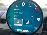 『運転』に対するBMWのこだわりはメーターパネルにも表れております。視野性の良いメーターパネルは疲労感の軽減と、運転の楽しさをもたらしてくれます。