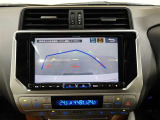 バックガイドモニターで、後方を確認しながら安心して駐車することができます。運転初心者も熟練者も必須の機能ですよ!