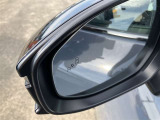 ブラインドスポットモニター付きです。車線変更時にとても便利な機能です。