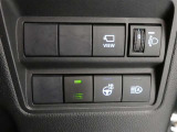 ハンドルヒーターが付いており、寒い朝でもハンドルは暖かで運転が出来ます!