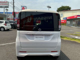 前後にはソナーが装備されていますので駐車時の後退時でもセンサーが教えてくれるので安心です。