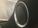 BOSE社との共同開発により室内空間に最適な音響チューニングを施し、クリアで臨場感のあるダイナミックサウンドをお楽しみいただけます。