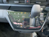 「オートエアコン」付き一年中快適な室内を提供!車内温度を設定すると、風量を自動で調節してくれます。さらに前席シートヒーターつき(^^)/