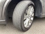 タイヤの残量は是非お車でご確認下さい。