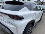 スズキ フロンクス 4WD/登録済未使用車/デュアルセンサーブレーキサポートⅡ/純正ディスプレイナビゲーション/バックモニター/シートヒーター/パールホワイト&ブラックツートーン/ヘッドアップディスプレイ