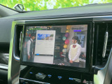 停車時にテレビを楽しめる機能が搭載されています。車内での待ち時間も、ご家族で共有できる時間を演出します。