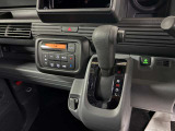 アクセルにシンクロするCVTのお車です。