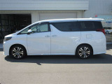 当社では全車、納車前にサービス工場で点検整備を実施しております。そこで確認された不具合箇所は修理しておりますのでご安心下さい。また納車後お気になる点がございましたら気軽にご相談ください。