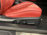 パワーシート搭載、微妙な調整が手軽にでき、ピッタリのポジションで運転することが可能です。