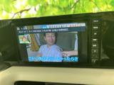停車時にテレビを視聴可能。待ち時間や休憩時間に、リラックスした時間をお過ごしいただけます。