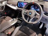 『運転』に対するBMWのこだわりはメーターパネルにも表れております。視野性の良いメーターパネルは疲労感の軽減と、運転の楽しさをもたらしてくれます。