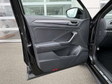 点検整備ご納車前にCertified Pre-Owned独自の「点検チェック項目シート」により、部品や機能に関する全71項目もの厳しいチェックを実施します。