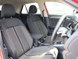 認定中古車保証1年間距離無制限の保証とロードアシスタンスサービスが全車に付帯されています。また、1年間または2年間の延長保証(有償)もご利用いただけます。