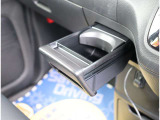 弊社は板金工場も完備しておりますので、万が一傷や凹みが出来てしまった場合でも、修理をお受けする事が可能です。