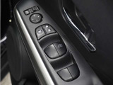 ◆パワーウィンドウスイッチ◆運転席から全席の窓の開閉操作を行うことが出来いつでも換気ができます!