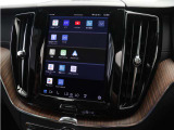 Google搭載のボルボなら、車内にいながら多彩なデジタルライフをお楽しみいただけます。Google Playから必要なアプリをダウンロードして、有意義な移動時間を楽しみましょう。