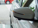 運転席側ウインカー付きドアミラーです。