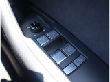 Audi正規ディーラーが高品質をお約束。高度な訓練・教育を受けたAudi専任メカニックが、100項目にもおよぶ精密な点検を実施。すべてクリアしたAudi車だけ、あなたのお手元に届けられるのです