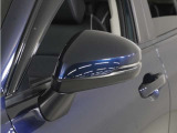 ◆ドアミラーウインカー◆ドアミラーにウインカーを装備しています。対向車に自身の進行方向を合図し安全に運転できます。