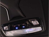 【SOSコール】車両の通信システムにより、SOSコールを発信することが可能です。また、エアバックの開くような大きな事故の場合は自動で通信を開始します。もしもの時にも安心です。