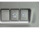 オートマチックハイビームとは、先行車や対向車のライトを認識し、ハイビームとロービームを自動で切り替える機能です。夜道の視界を確保します。詳細は販売店スタッフまでおたずねください。