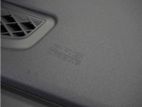◆助手席エアバッグ◆SRSエアバッグは、シートベルトだけでは防ぎきれない衝突時の衝撃から乗員を守るための安全装置。衝突時に瞬時に膨らみ、頭部や胸部がダッシュボードに直接衝突するのを防ぎます。