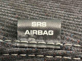 車両側方からの衝撃を緩和するSRSサイドエアバッグ(運転席/助手席)に加えて,SRSカーテンシールドエアバックも標準装備