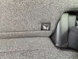 ISO FIX対応のリヤシートです!対応するチャイルドシートを車体に固定。取り付けミスを防ぎ、子供の安全性を高めます。安心の子供乗車を可能にし、家族全員のドライブをサポートしてくれます。