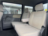 納車前整備は提携工場にて行い、納車時整備記録簿を発行いたします。基本交換消耗品については整備欄をご参照ください。