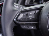 【ステアリングスイッチ】運転中、前方から目線をそらすことなく、オーディオ等の操作が可能な便利機能。安心&快適ドライブにはマストな装備。
