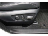 パワーシート搭載。微妙な調整が手軽にでき、ピッタリのポジションで運転することが可能です。
