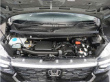 ◆エンジンルーム◆車の心臓部分。エンジンルームが汚いとトラブルの基になりますので、当店は専用の液剤を使って徹底的に綺麗にします。