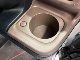 また、お車にあまり詳しくない方でも安心して立ち寄って頂けるお店作りを目指しています。中古車選びに不安があるという多くのお客様の声に応えるべく『親切・丁寧・明瞭』をキーワードにしっかりサポート致します。