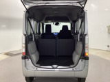 コンパクトボディーなのに、荷室はこんなに広々!たくさん荷物が積めますよ。