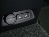 リアシートにもシートヒーターを装備。4席全てで独立した調整が可能です。
