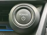 視認性の高いメーターで、車の状態をひと目で確認できます。走行状況を把握し、安全運転を心がけましょう。運転に必要な情報を分かりやすく表示します。