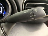 車外の明るさによって自動で点灯・消灯するオートライト