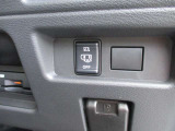 後席のスライドドアは運転席から指一本で開閉可能ですよ!
