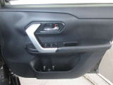 運転席側のパワーウィンドウスイッチです。全ての窓の開閉操作ができます。